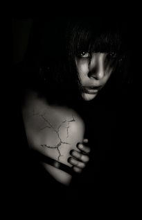 凝视是什么意思,凝视的意思解释