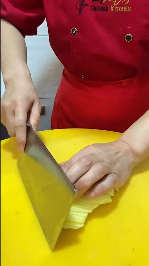 切土豆怎么才不粘刀,切土豆时怎么避免粘在刀上