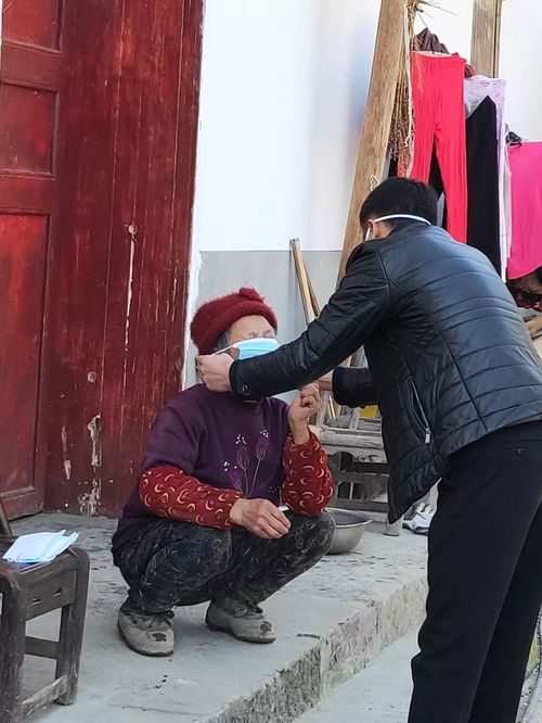 千磨万击还坚劲任尔东西南北风,千磨万击还坚劲，任尔东西南北风。