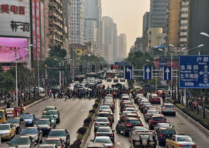 南京新街口撞人,南京驾车撞人一案引发社会关注,被碾压女子的为何会惨遭毒手?