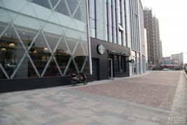 南昌梦时代跳楼,女子跳楼消防员飞身成功扑救，该女子轻生的原因是什么？