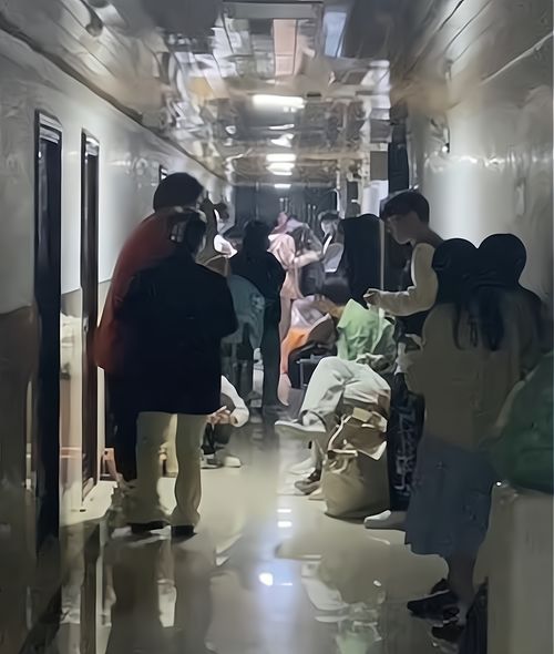 女生宿舍产子装塑料袋 高校回应,山东一女生宿舍产子装塑料袋，涉事高校对此有何回应？