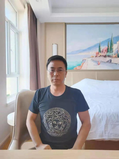 宁夏司机坚持带旅行团核检被奖万元,宁夏司机坚持带旅行团做核酸，发现多例确诊，他的行为是否值得称赞？