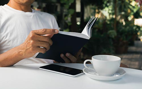 某人的英文,英语sb(某人)怎么读音 某人的英文,英语sb(某人)怎么读音