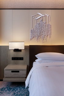 暖风熏得游人醉直把杭州作汴州的意思,暖风熏得游人醉直把杭州作汴州.这句话的意思是什么