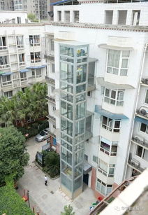 某住宅区有12家住户,某住宅区有12家住户,他们的门牌好分别是,1,2,3......12,特闷的电话号码依次是12个连续的六位自然数,