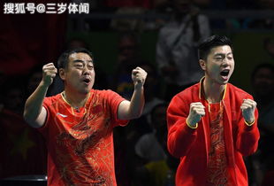 某班将买一些乒乓球和乒乓球拍,某班将购买一些乒乓球和一些乒乓球拍、甲，乙商店乒乓球拍每幅30、乒乓球每盒5元。甲商店买一副球拍送