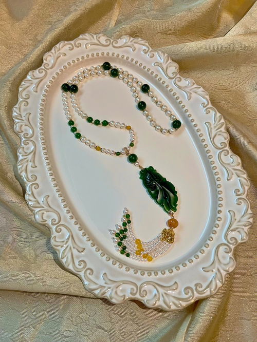 梅兰竹菊非凡物,梅兰竹菊非凡物的下联？