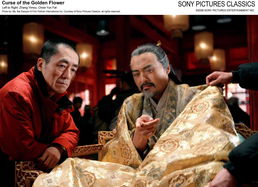 满城尽带黄金甲影评,海外6亿票房，国内一片骂声，《满城尽带黄金甲》为何评分如此低？