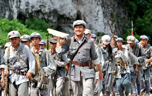 猛将百余人,猛将百余人，无事不出城。出城就放火，引火自烧身（打一日常用品）