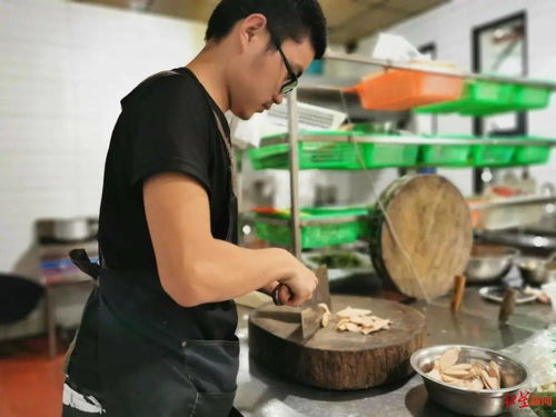 男孩高考前一天父亲去世,孩子高考前父亲去世，这是什么教育？