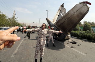 美国一飞机坠毁瞬间烧成巨大火球,美国飞行比赛出意外，一飞机坠毁瞬间烧成巨大火球，目前救援工作进展如何？